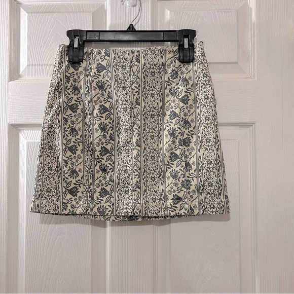 Free People Floral Mini Skirt Size 4 Gray Cream - Picture 1 of 8